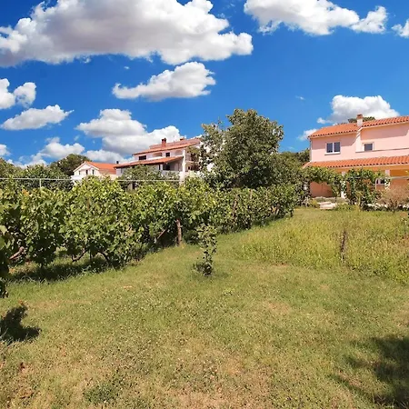 Fuer 3 Personen Ca 36 Qm In Pula-fondole, Istrien Istrische Riviera *